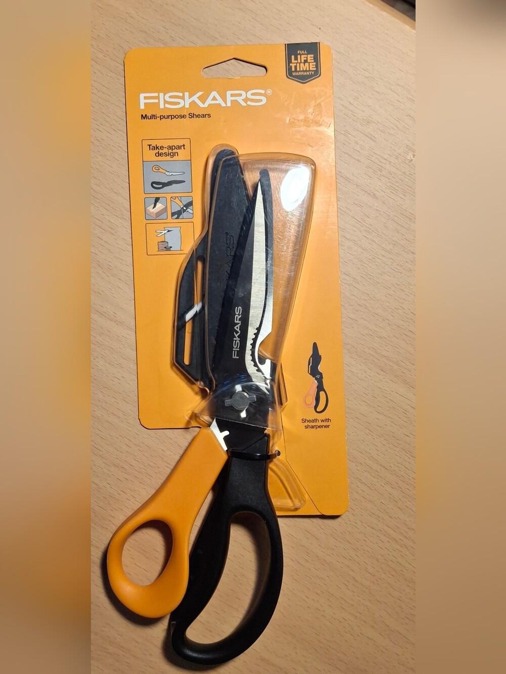 Fiskars Multipurpose Shears With Sheath 5692